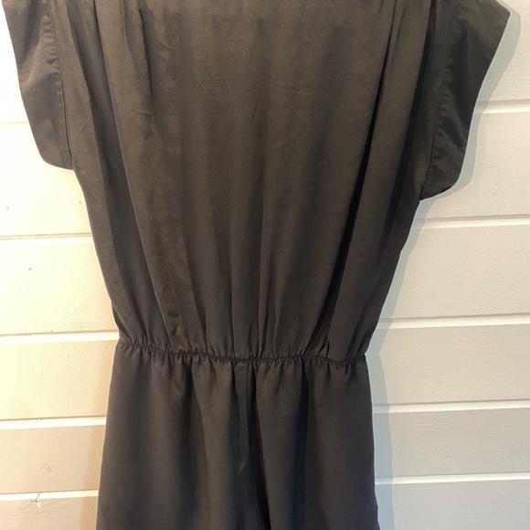 Babaton Silk Short Romper - Picture 3 of 3